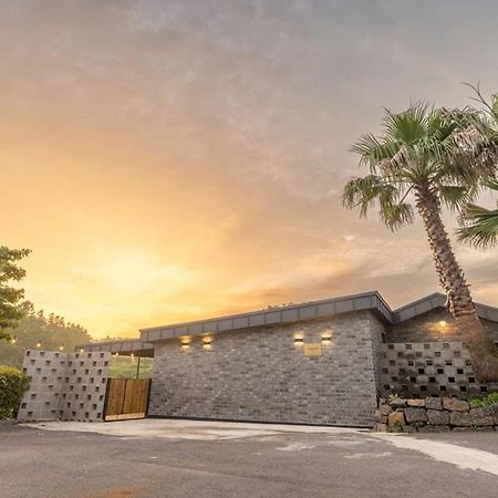 Jeju Bunkerhotel&Resort Seogwipo Exterior photo