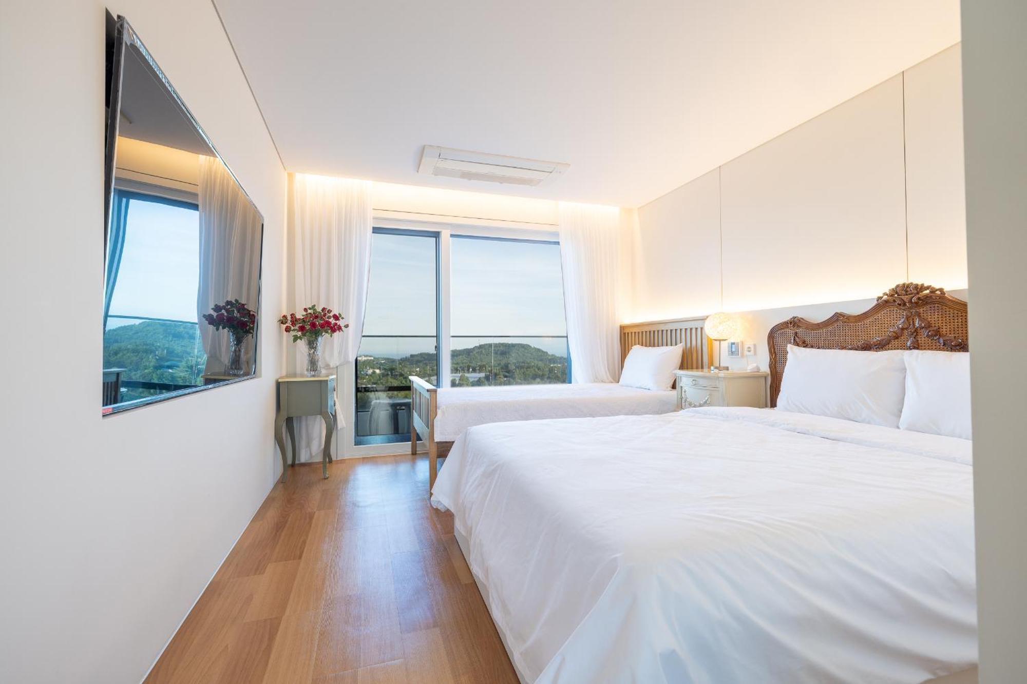Jeju Bunkerhotel&Resort Seogwipo Exterior photo