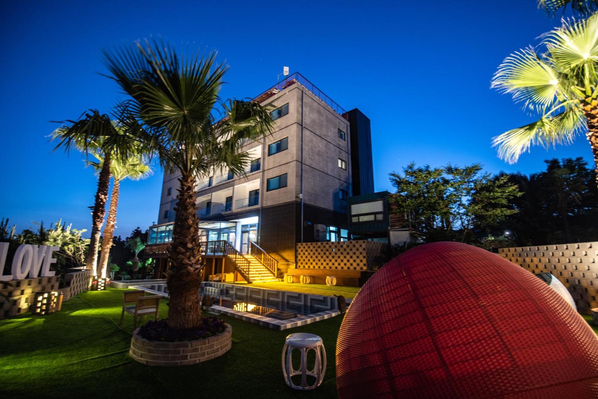 Jeju Bunkerhotel&Resort Seogwipo Exterior photo